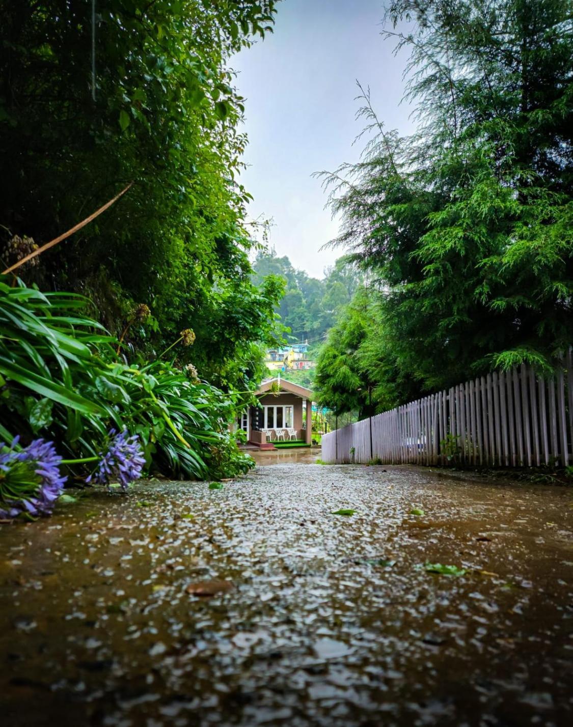 Woodhouse Hotel Ооти Екстериор снимка